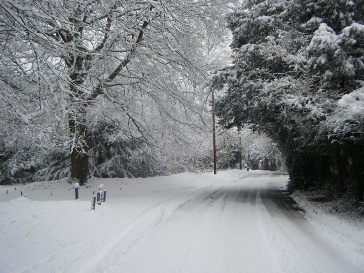Snow in Banstead in Jan 2010 - Park Road