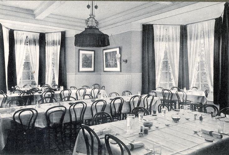 Banstead Hall dining room