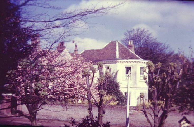 Well House in Banstead Village
