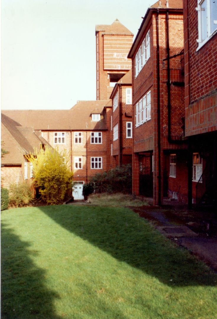 Banstead Woods - The water tower (4)