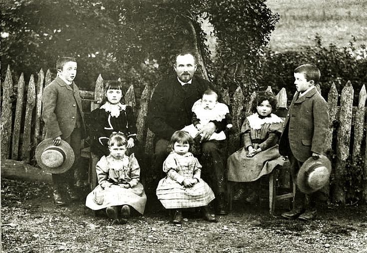 11 John Stewart and Family Glenbuchat Mill c1890