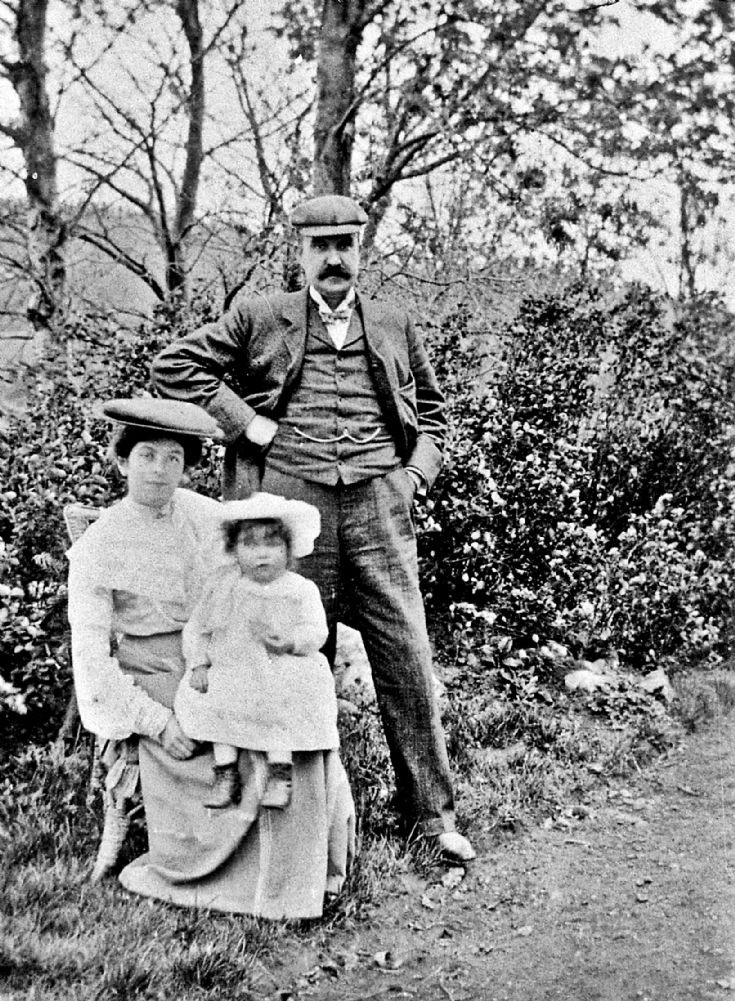 31 Mr Annand and family - Headmaster