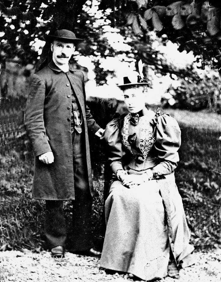 51 Rev & Mrs Spark Genbuchat