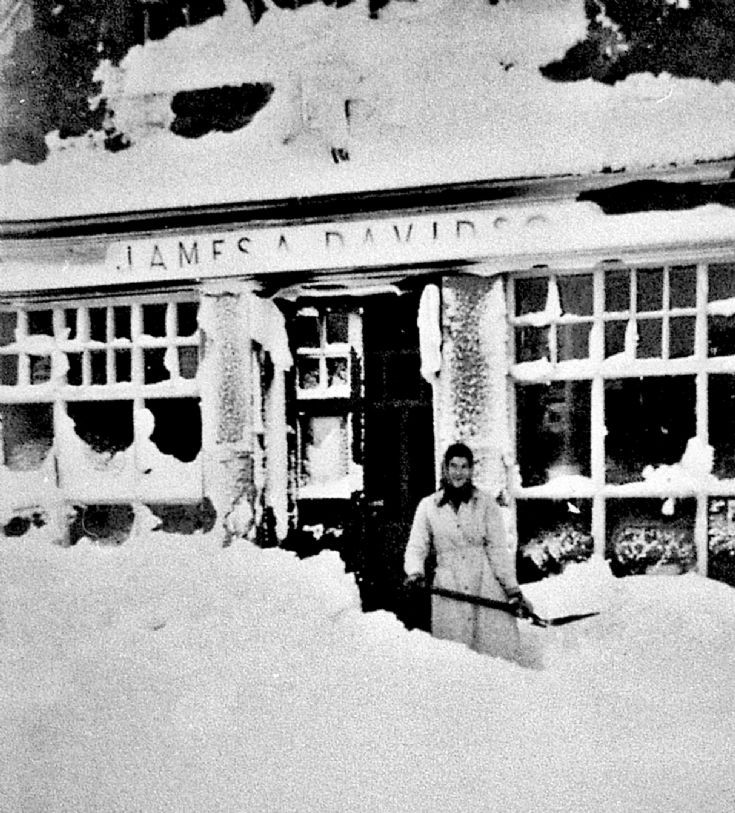 16 Snow at Shop at Craigton Glenbuchat