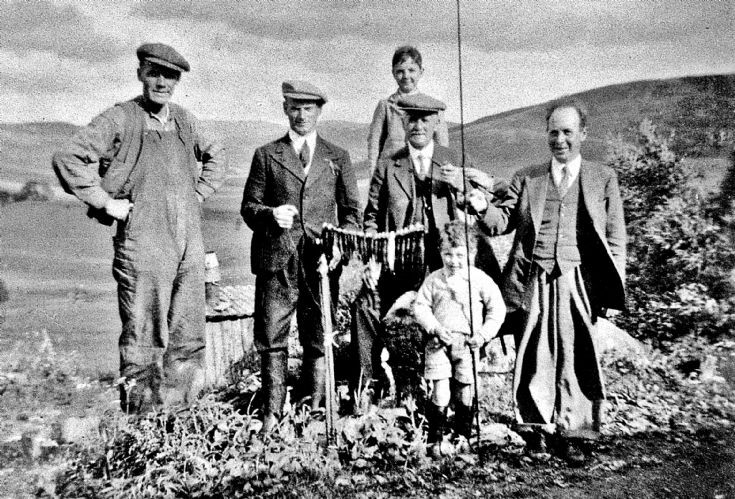 210 George Hay (L) with visitors at Craighead