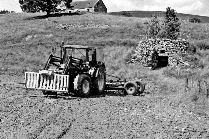 16 Tractor and Lime kiln Badenyon Glenbuchat 2001