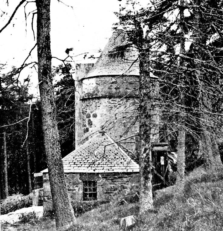 34 Dove Cote at Auchernach Glen Nochty c1980