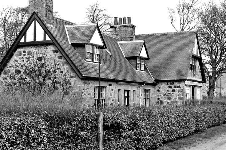 35 Altnacraig Cott and Ols Shop Glenbuchat c1980
