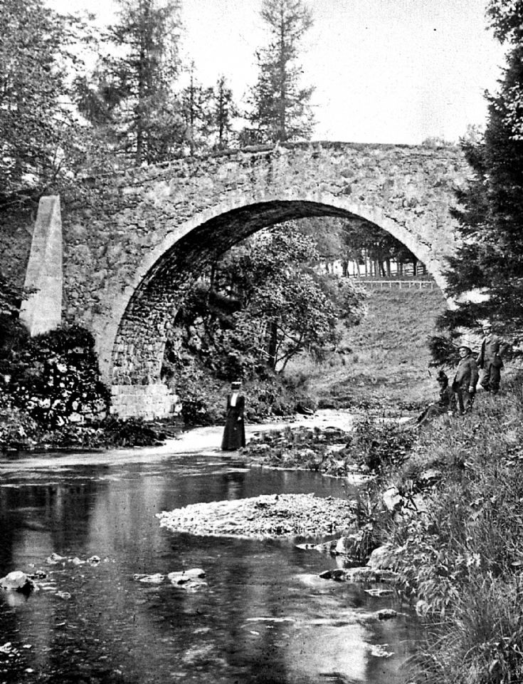 6 Strathdon Slides - Poldhullie Bridge c1910