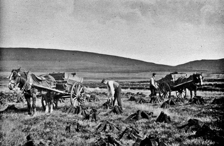 27 Strathdon Slides - Gathering Peats