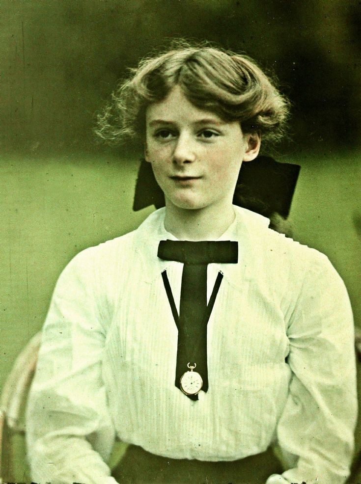 25 Charles Forbes' Daughter Newe Castle c 1910