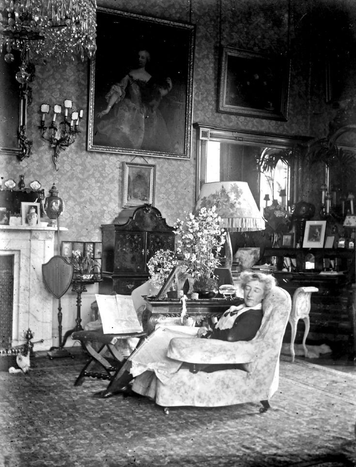 34 Lady Forbes atCastle Newe c 1910