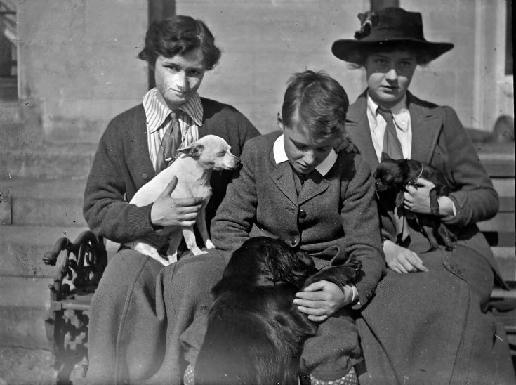 49 Forbes Children Castle Newe c 1910