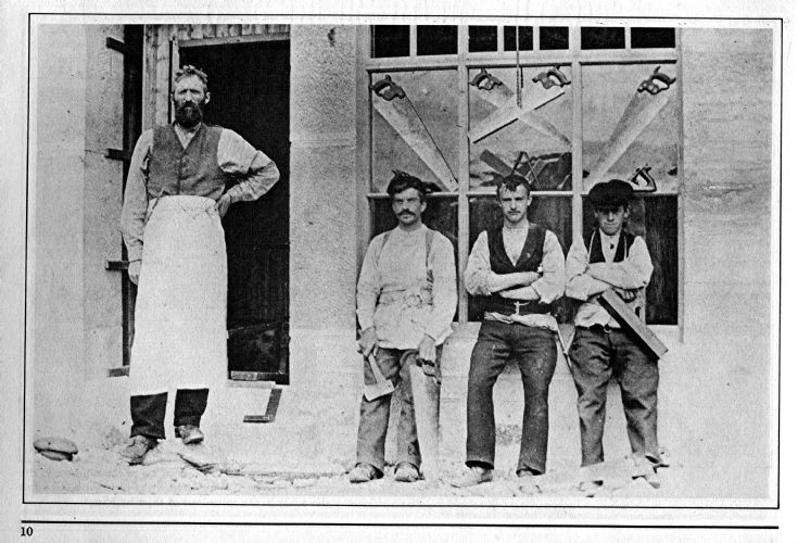 12 Carpenters at Shop Craigton