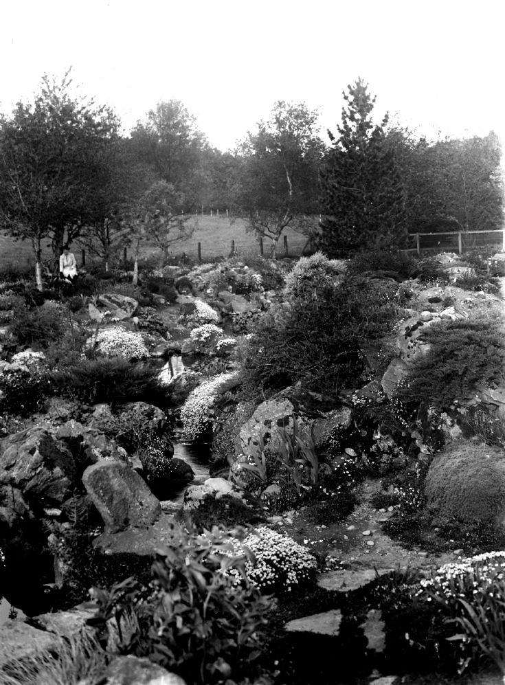70 Castle Newe garden c 1910