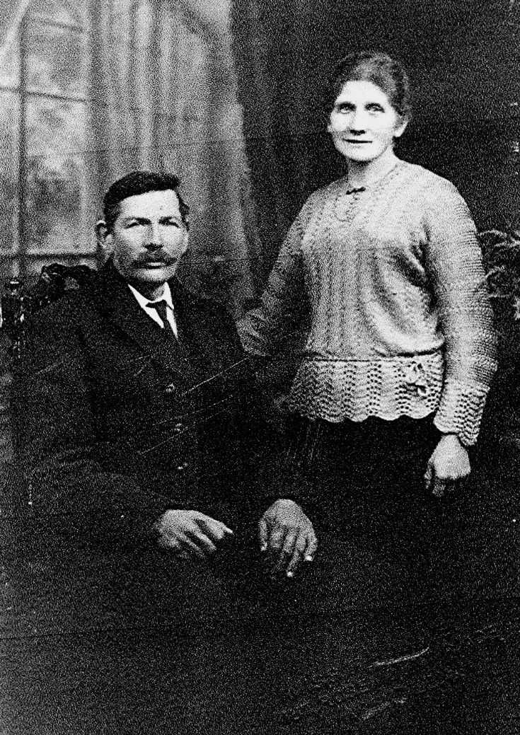 42 John & Isobel Thomson