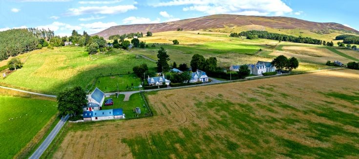 14 Panorama of The Craigton