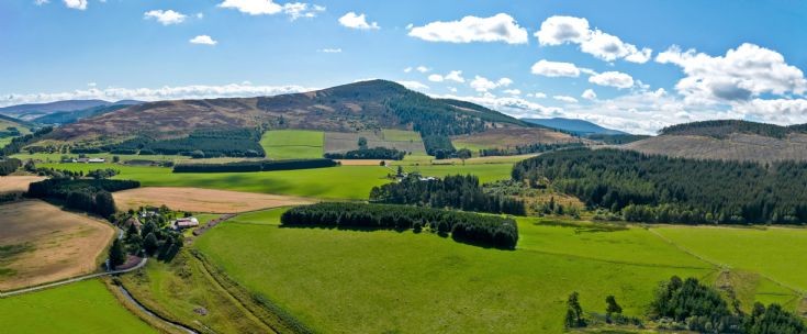 22 Panorama with Belnaboth and Bren Newe