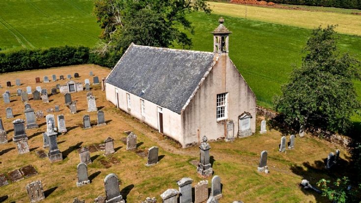 24 The Old Kirk and Kirkyard Glenbuchat