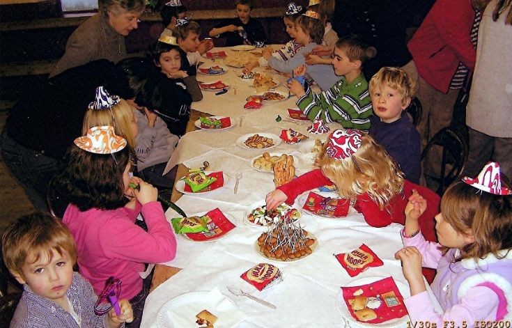 123 Christmas Party in Hall