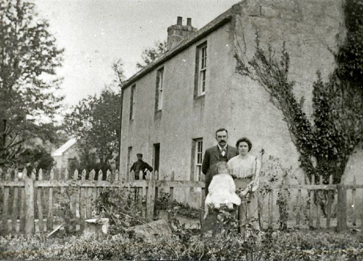 26 Dominie at Old Schoolhouse