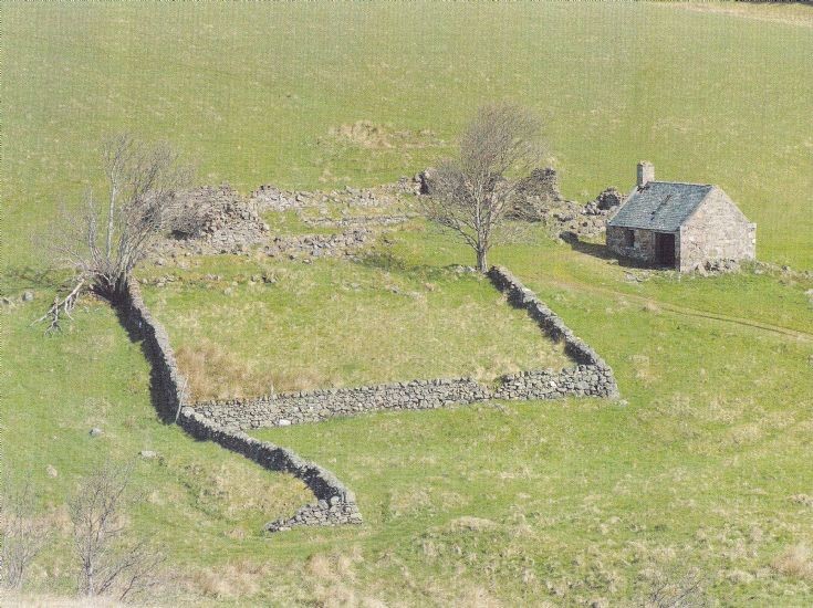 49 Ryntaing ruins of steading and mill