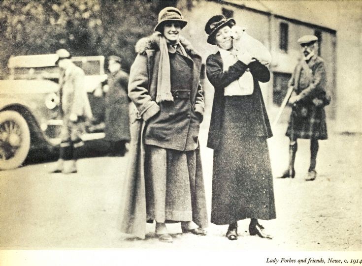 114 Lady Forbes and friends, Newe 1914