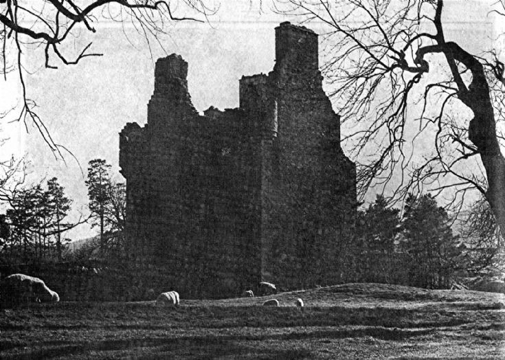 14 Glenbuchat Castle