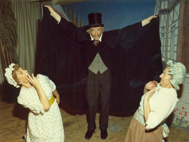 Handcross Amateur Operatic Society