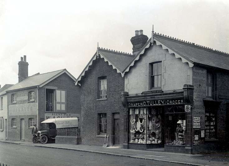 Tulley's Stores, Handcross