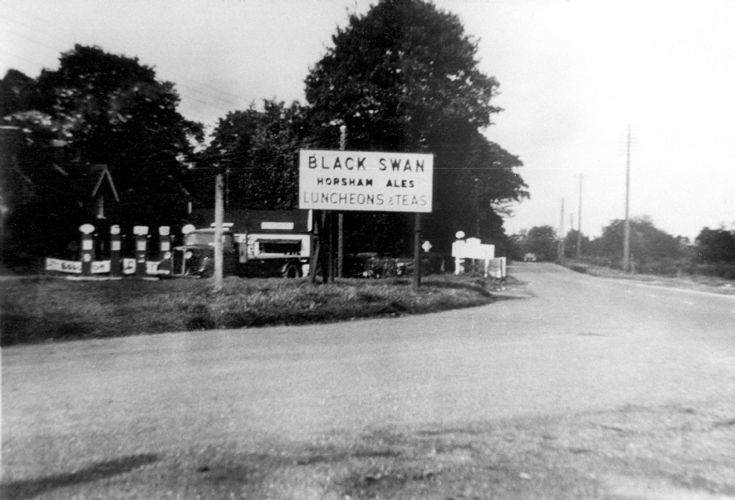 Blue Star Garage, Pease Pottage