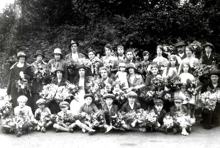 Flower sellers at Pease Pottage