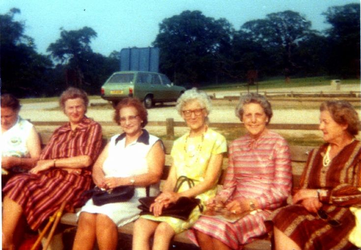 Handcross Women's Institute visit to Woburn Abbey
