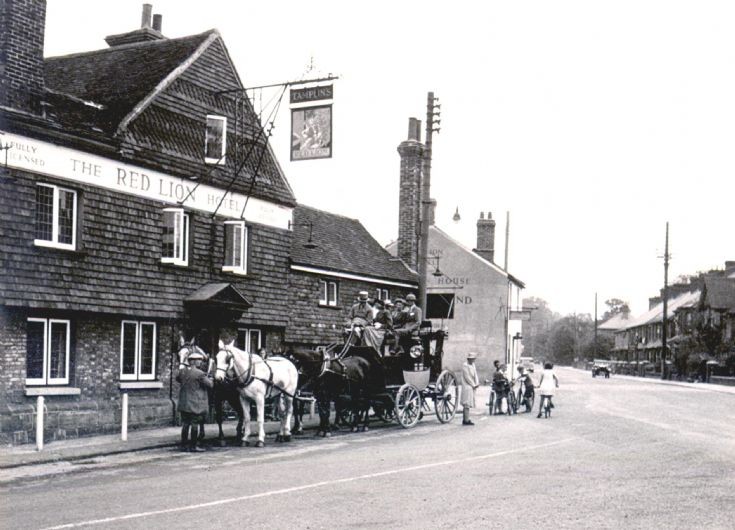 Stagecoach outside the Red Lion