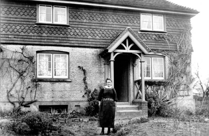 Farthings, Handcross Road, Staplefield