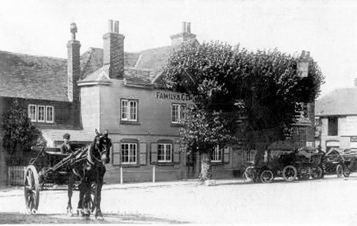 Motor cars outside the Red Lion in Handcross