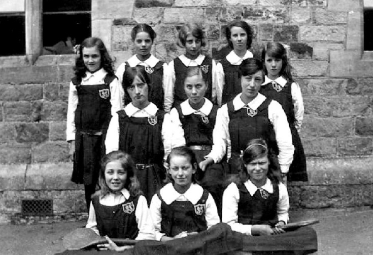 Staplefield school stoolball team