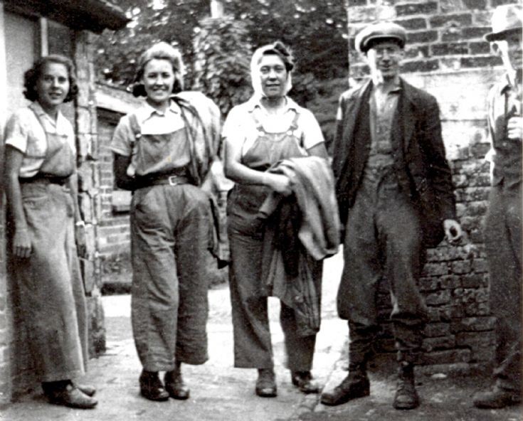 Land Army girls in Handcross