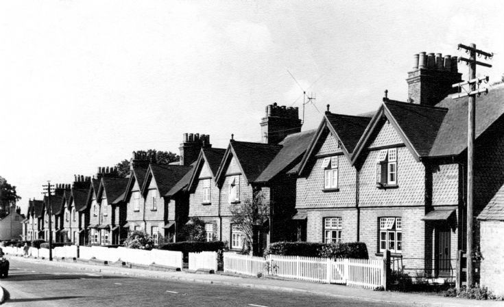 Warren Cottages, Handcross
