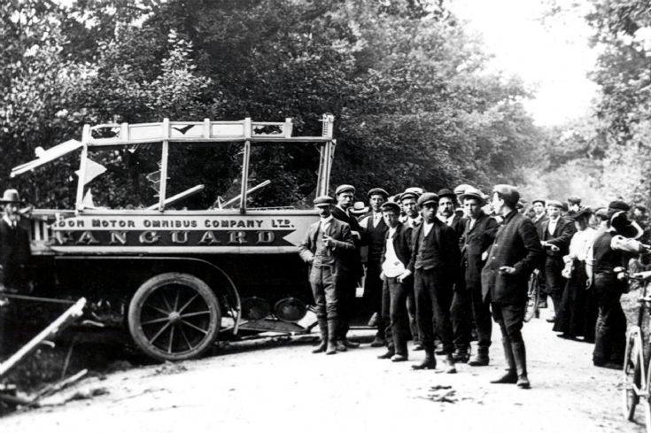 Vanguard accident - Visitors to the scene