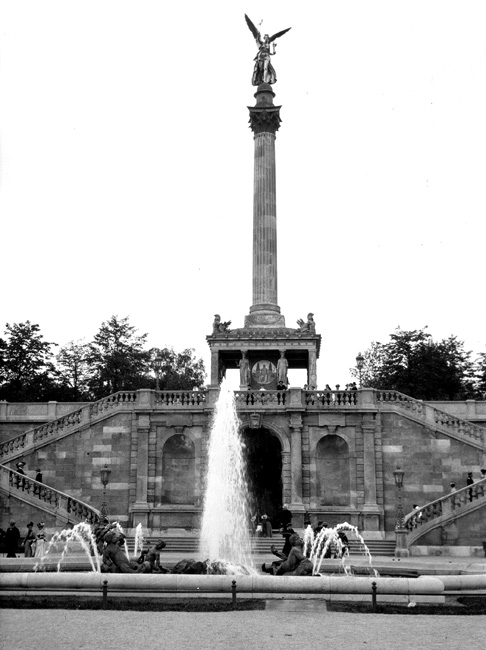 Unidentified monument- Vienna, Austria