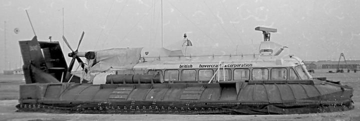Hovercraft SRN4 on trials