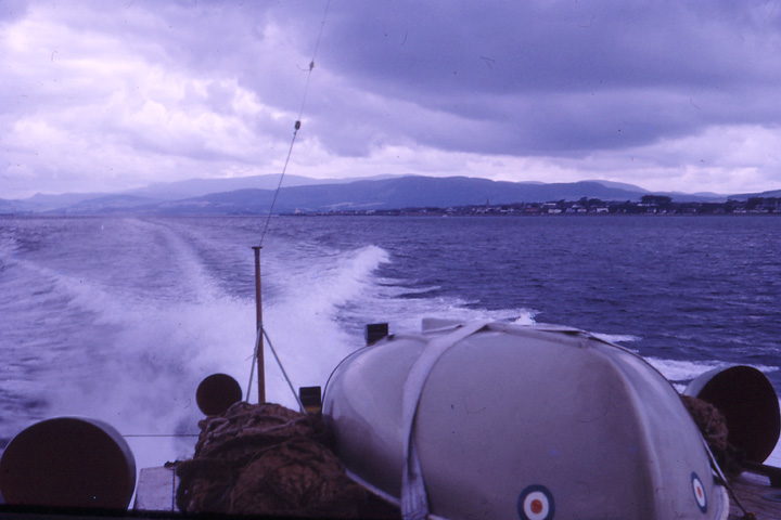 RTTL 2748 at full speed in the Cromarty Firth