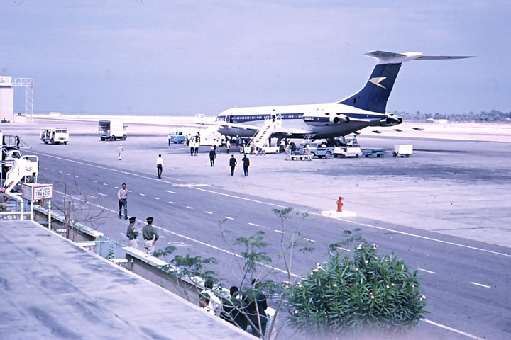 VC-10 G-ASGI disembarkation at Muharraq, Bahrain