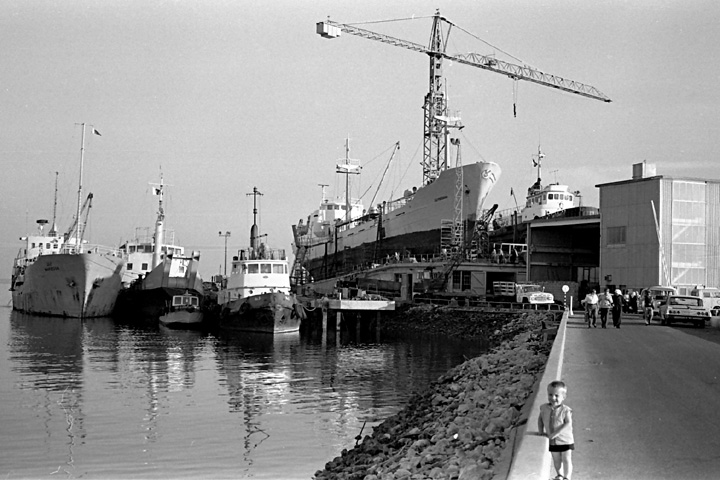 Bahrain docks in 1969