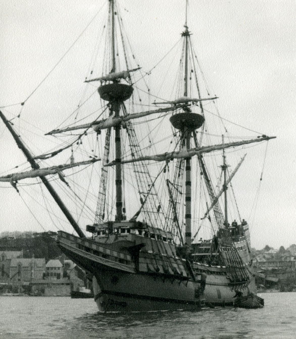 replica 17th century sailing ship Mayflower II