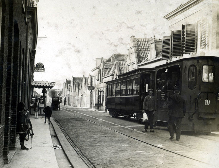 Tram line 10 in Volendam, Holland?