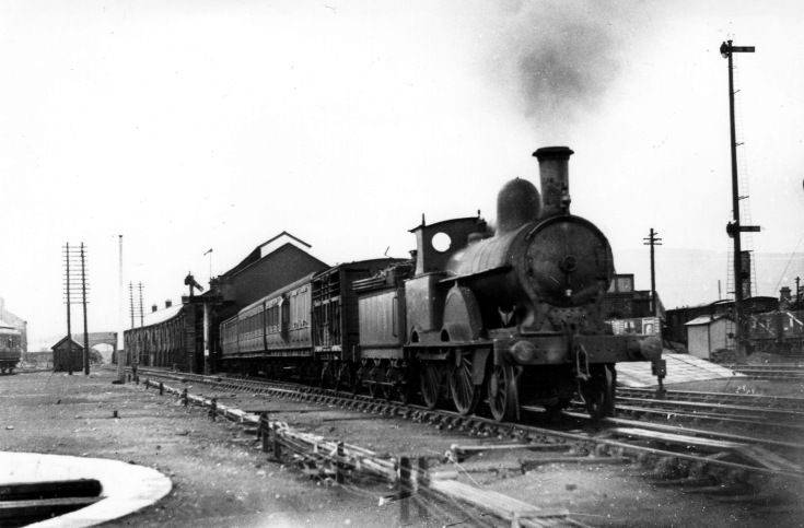 2-4-0 locomotive and train at Penrith in 1934