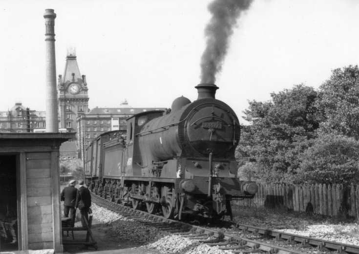 64577 passing Bonnington (Eastern Edinburgh) 1961